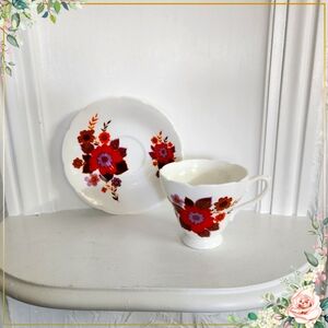 Vintage Red Floral ROYAL SUTHERLAND ENGLAND Fine Bone China TEACUP & SAUCER
